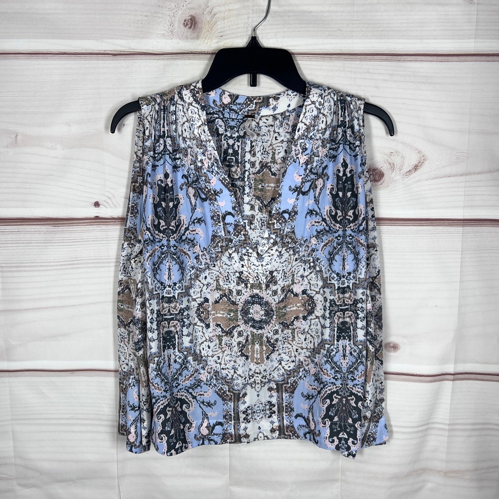 Free People Top Womens XS Blue Paisley Sleeveless V-Neck Darcey Swing Tank Boho